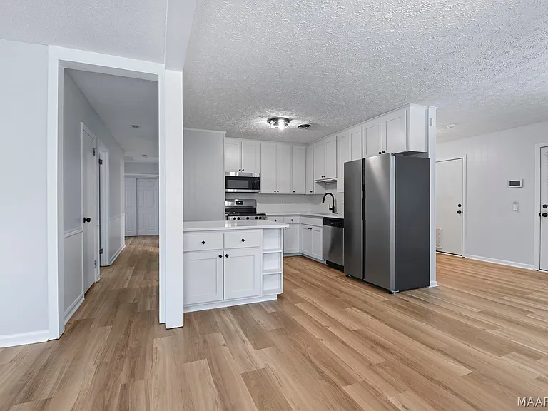 111 Lori St — Photo 7
