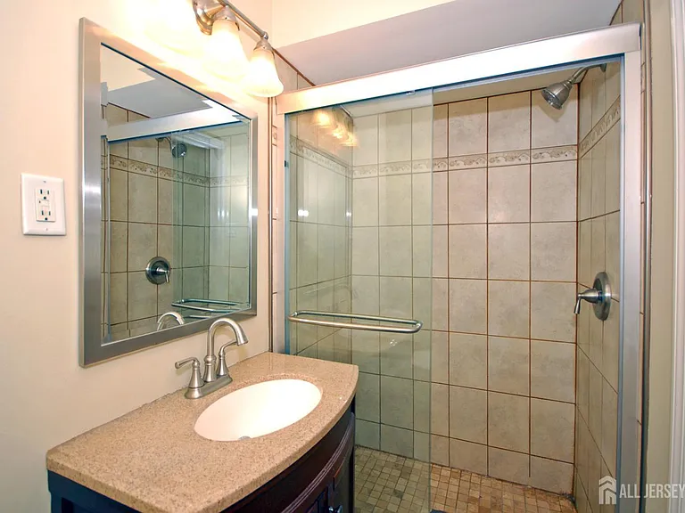 21 Rosewood Ct — Photo 16