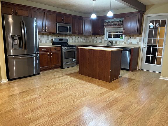 4th image of 3513 Clover Hill Dr