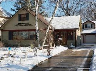 706 N Wright St, Naperville, IL 60563