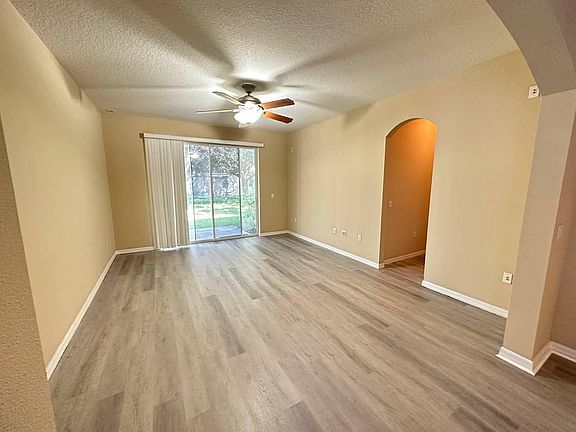 3rd image of 9014 Dry Creek Ln