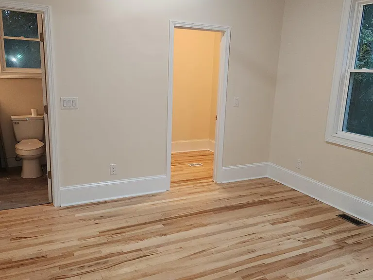 224 Grace St — Photo 5