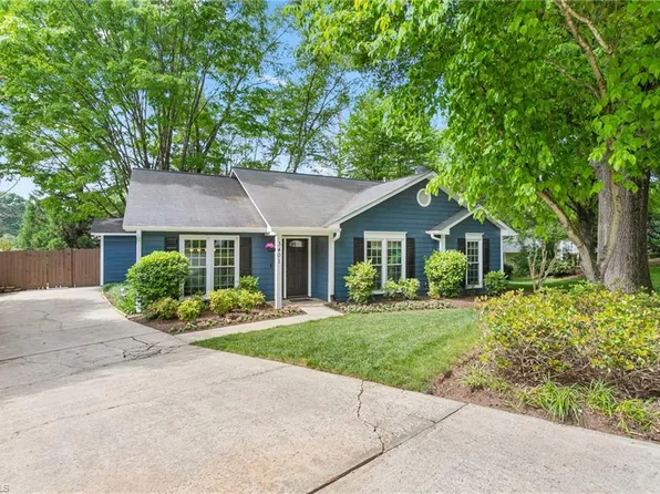 3401 Bent Creek Ct, Greensboro, NC 27410