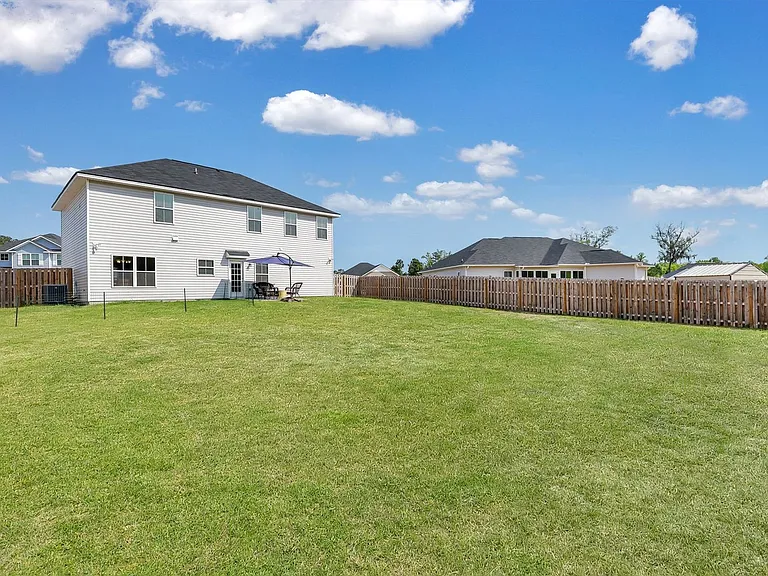 487 Meloney Dr — Photo 37
