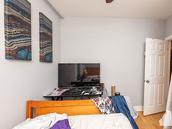 3rd image of 2437 N Ashland Ave #1F