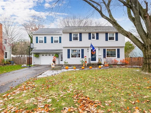 44 Fairlawn Dr, Rochester, NY 14617