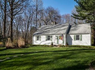 100 Robin Ridge Dr, Madison, CT 06443