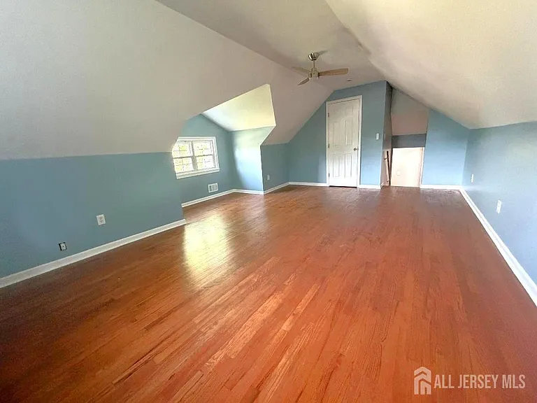 434 Plainfield Rd — Photo 24