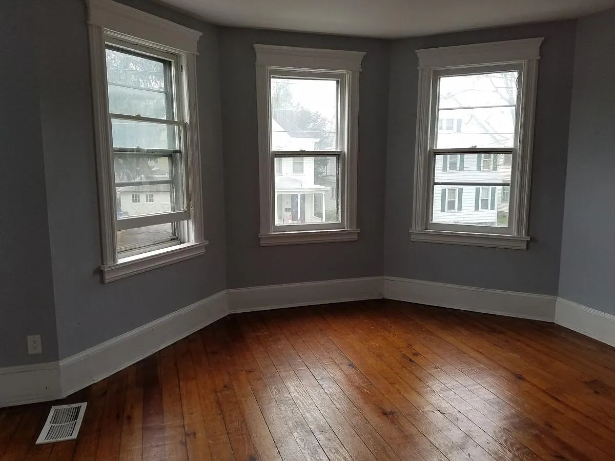 Building Photo - 188 Tremper Ave #1
