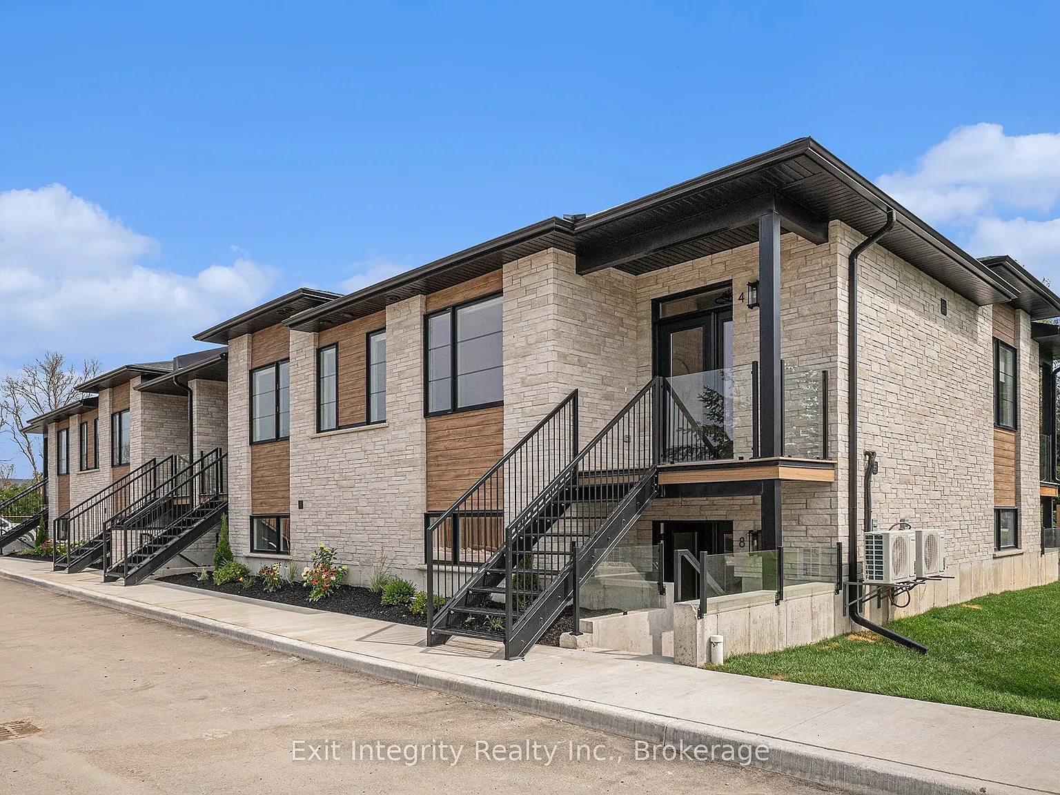 2 bed, $2,000 — Photo 2