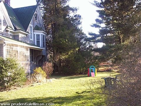 4th image of 21 Bay Ave