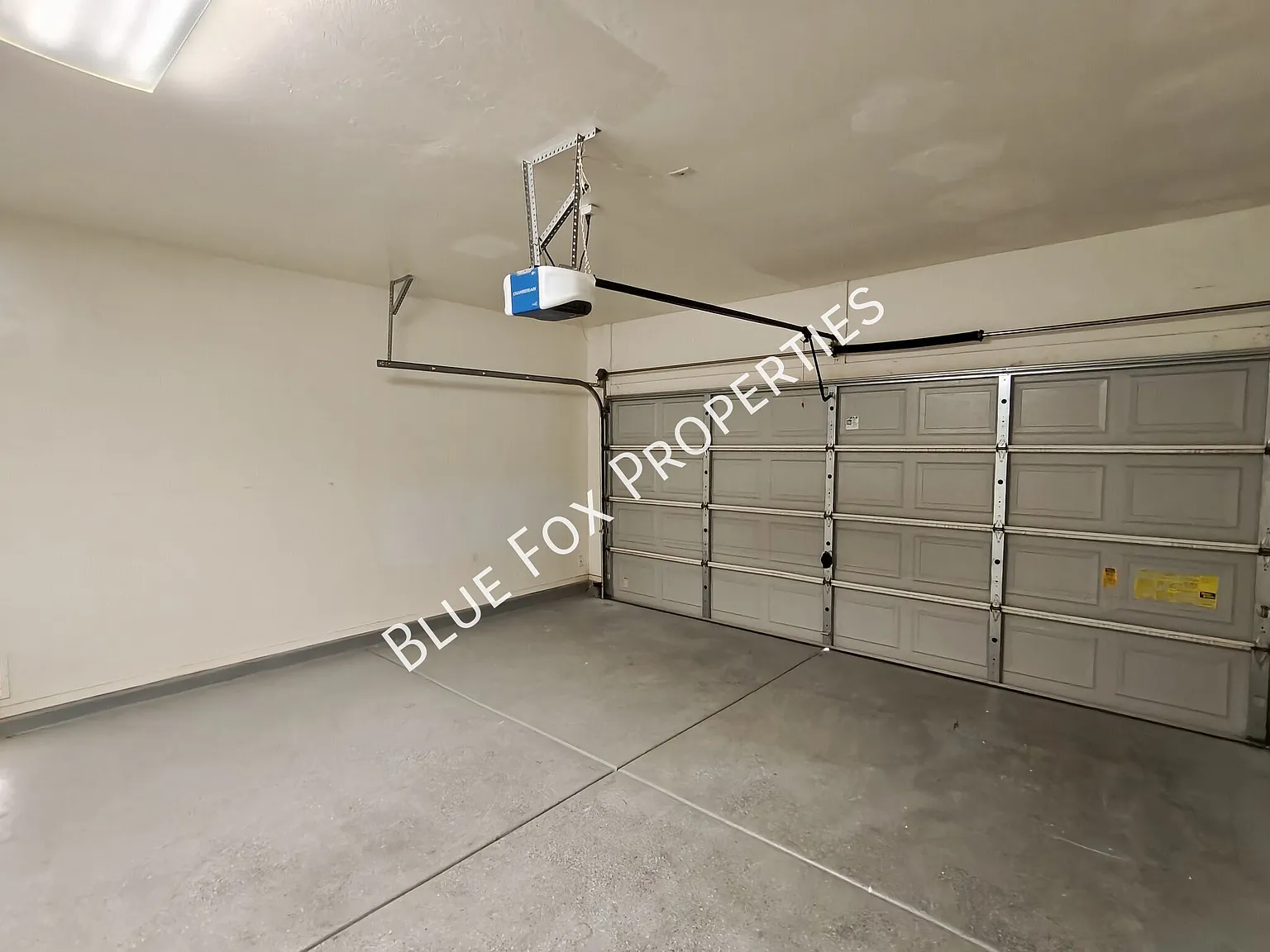 5680 W Shady Grove Dr — Photo 2