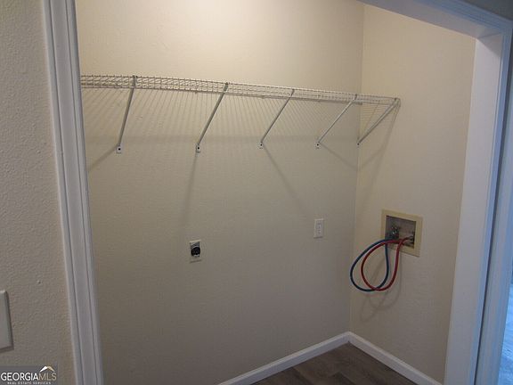 5th image of 4036 Oak Glenn Dr
