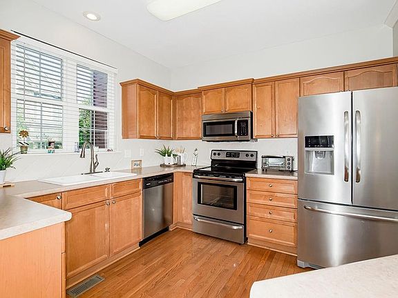4th image of 7625 W 158th St