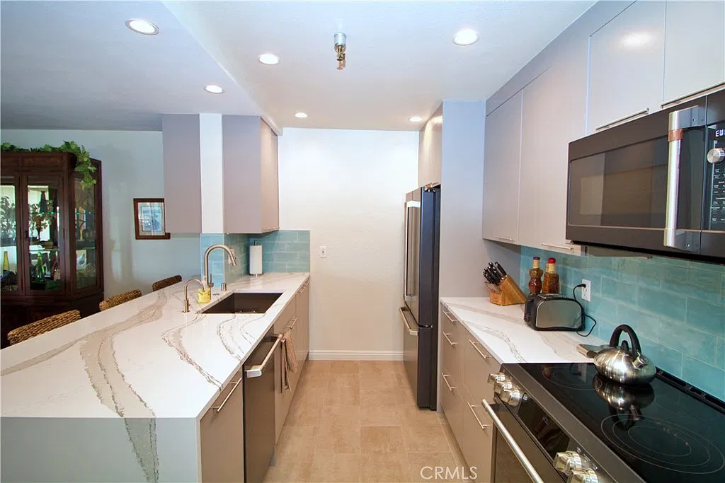 2 bed, 1379 sqft, $5,500 — Photo 4