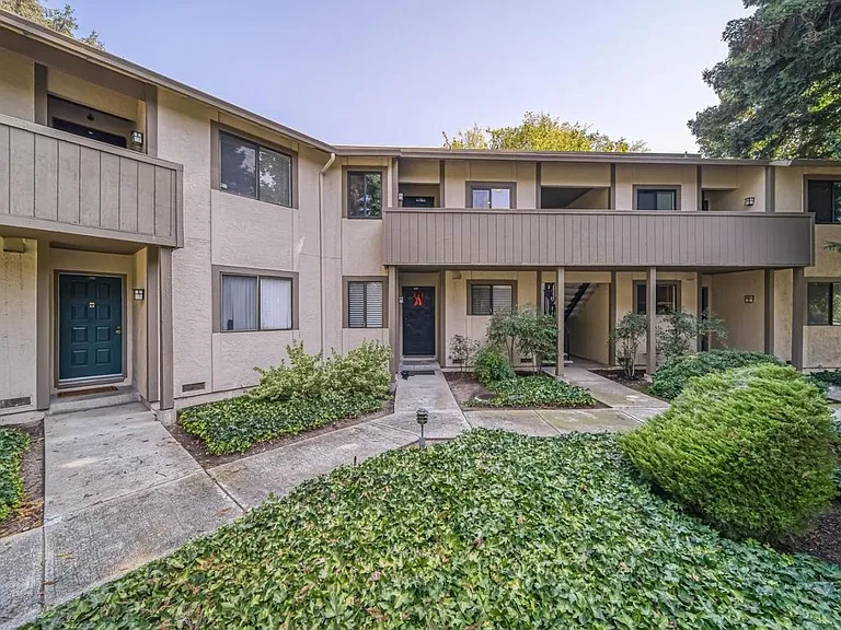 1178 N Abbott Ave — Photo 22