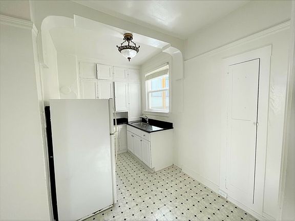 5th image of 1284 McAllister St #4