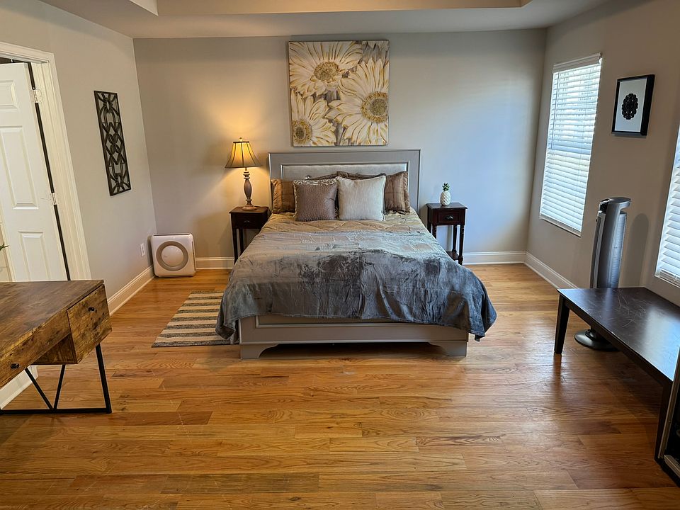 1st image of 6035 Goodwood Blvd #1