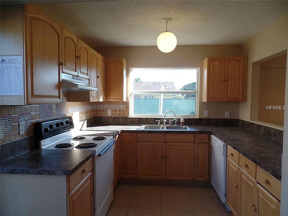 5th image of 437 Ball Ct