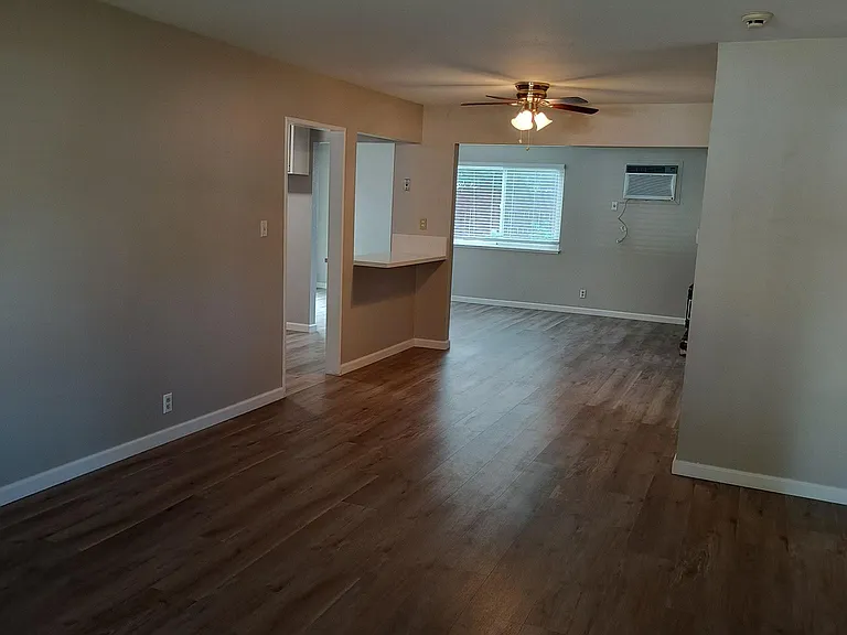 3636 Alberta Ave — Photo 4