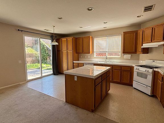 4th image of 38460 Magdelena St