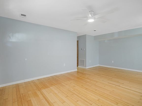 3rd image of 8503 Laguna Ct #221