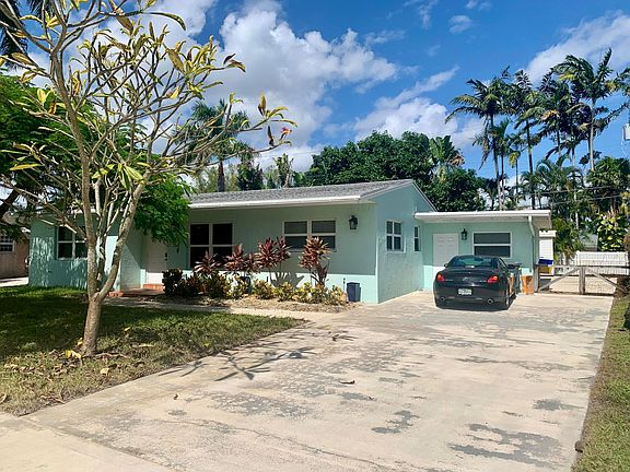 2nd image of 1423 Crest Drive