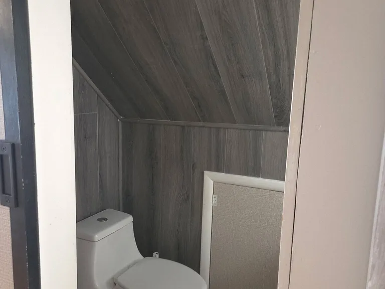 638 Dixie St — Photo 13