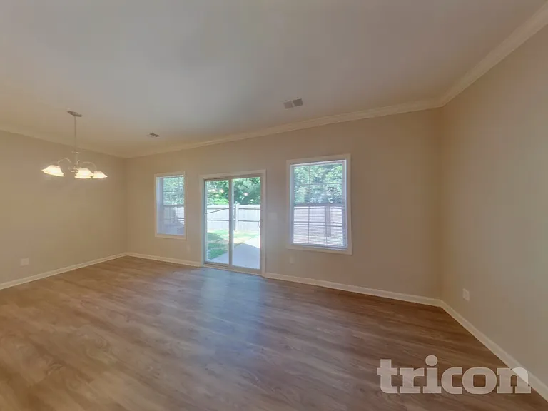 665 Dawsons Park Way — Photo 2