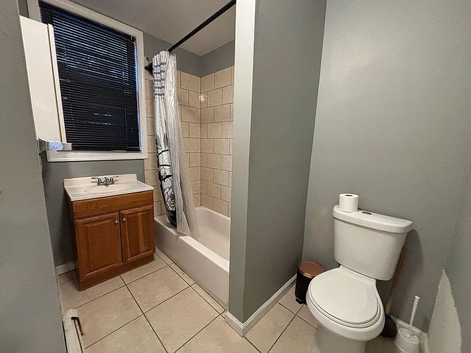 2nd image of 441 Marshall St