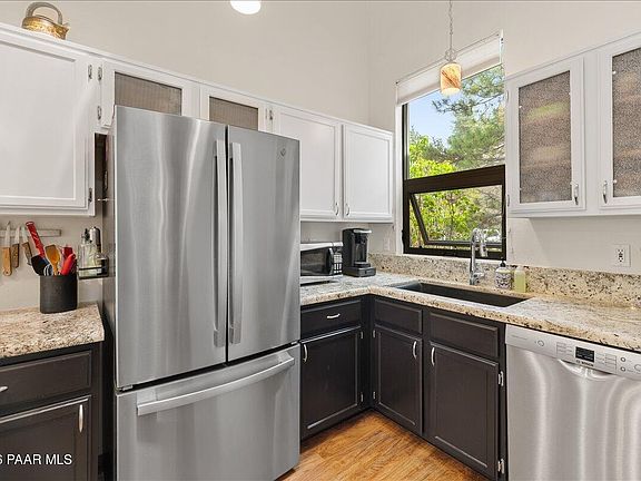 5th image of 258 Mahogany Ln