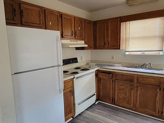 4th image of 332 E Burke St #2