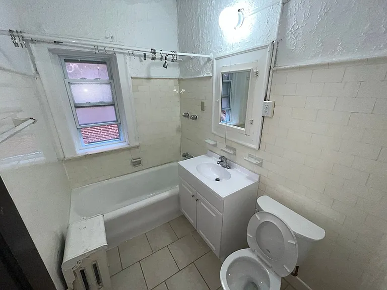 2440 Overlook Rd — Photo 5