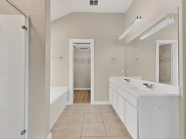 7619 Toledo Bnd — Photo 30