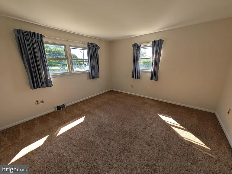 14 Westwood Cir — Photo 14