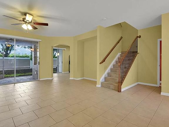 3rd image of 3161 Antica St