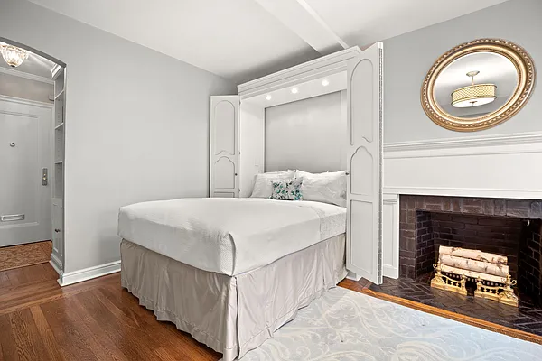 Sold by Compass | media 5