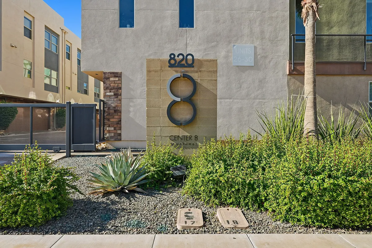 Building Photo - 820 N 8th Ave #17