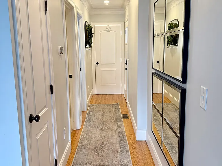 545 Sumner St #A — Photo 2