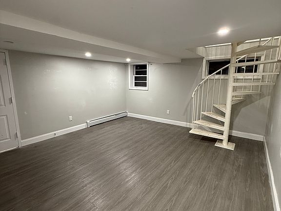 5th image of 140-71 Burden Cres #1A