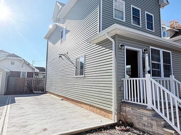 2nd image of 150 Riche Ave