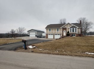 13606 Rennett Rd, Kearney, MO 64060