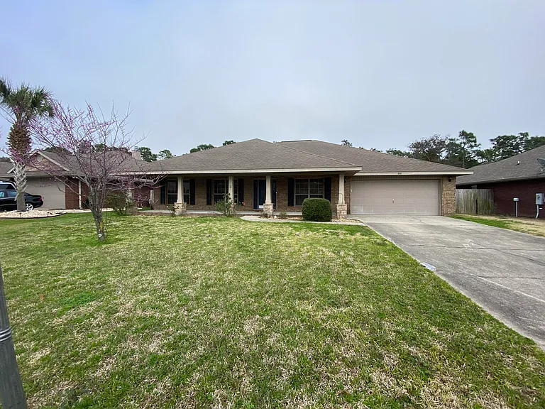 1810 Twin Pine Blvd — Photo 6