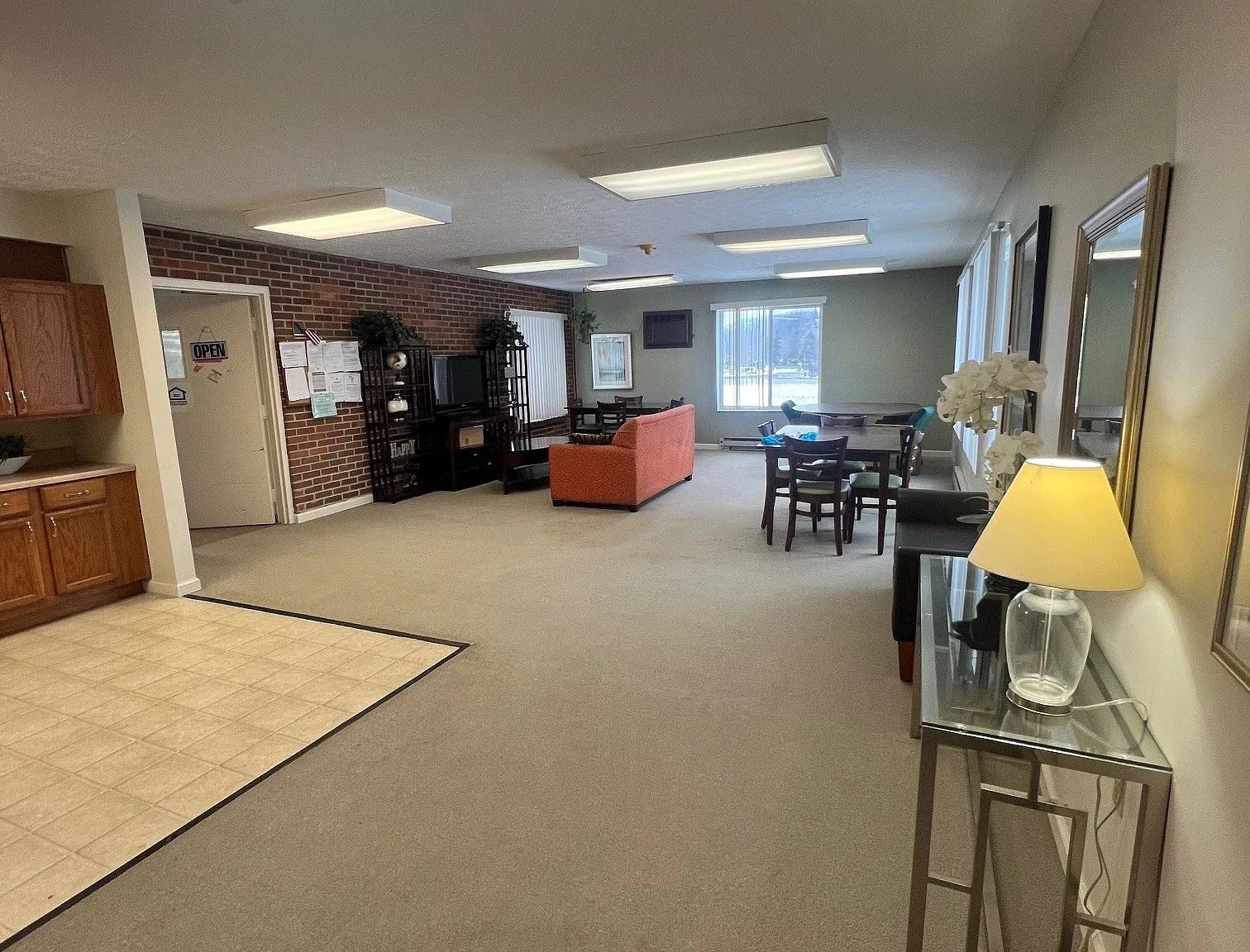 392 Tucker Manor — Photo 4