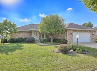 305 Beringer Cir, Urbana, IL