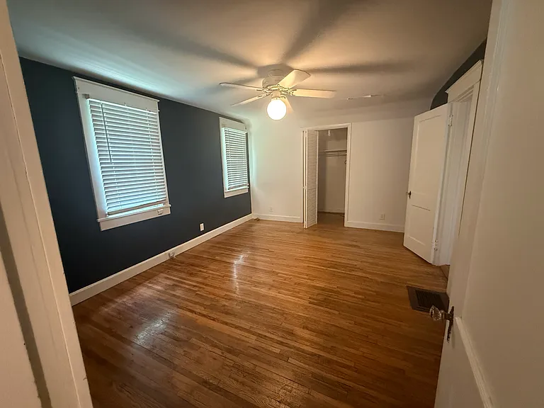 1004 Gillock St — Photo 25