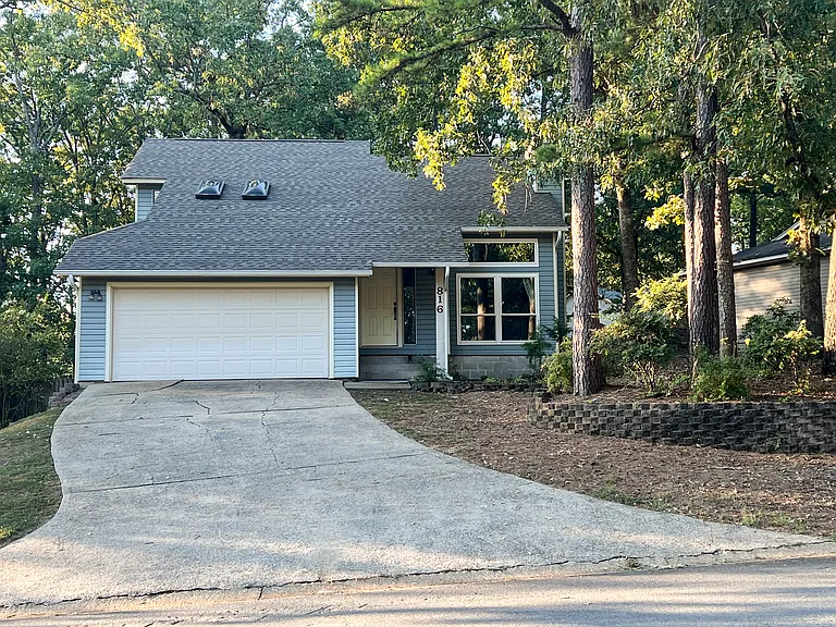 816 Cedar Ridge Dr — Photo 1