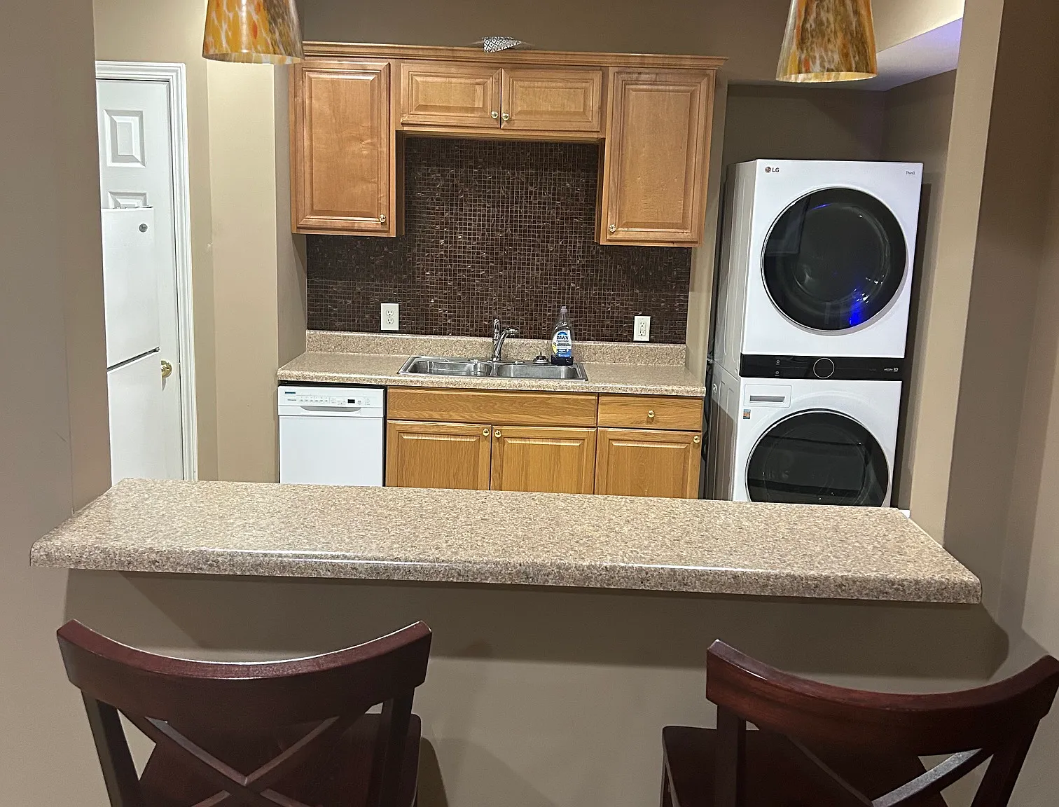 1 bed, 1100 sqft, $1,650 — Photo 3