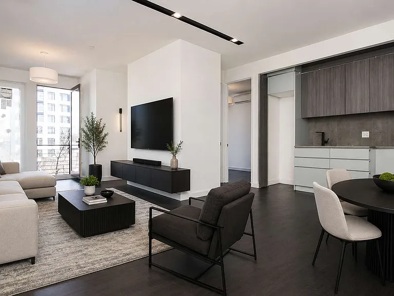 225 Winthrop St #1B — Photo 2