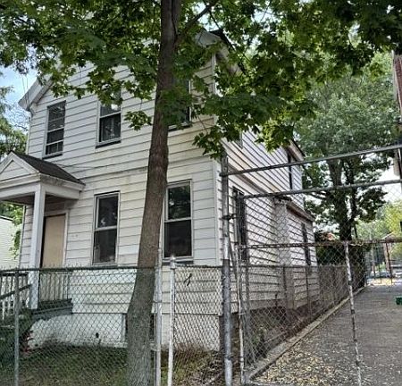 3rd image of 36 Sunset Ave